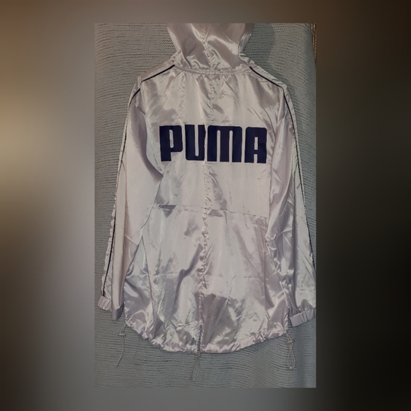 Women's Puma Windbreaker, Size M - Picture 2 of 8